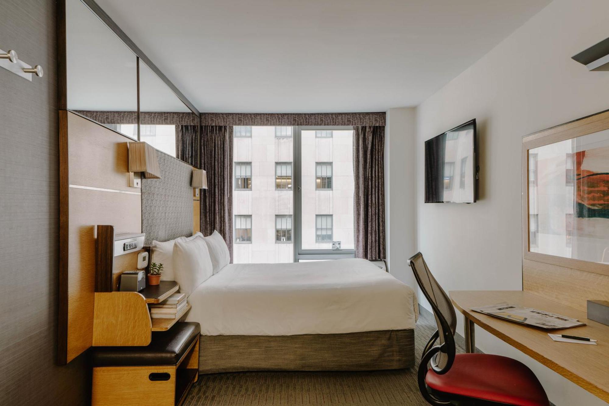 The Jewel Hotel, Hotel Nueva York