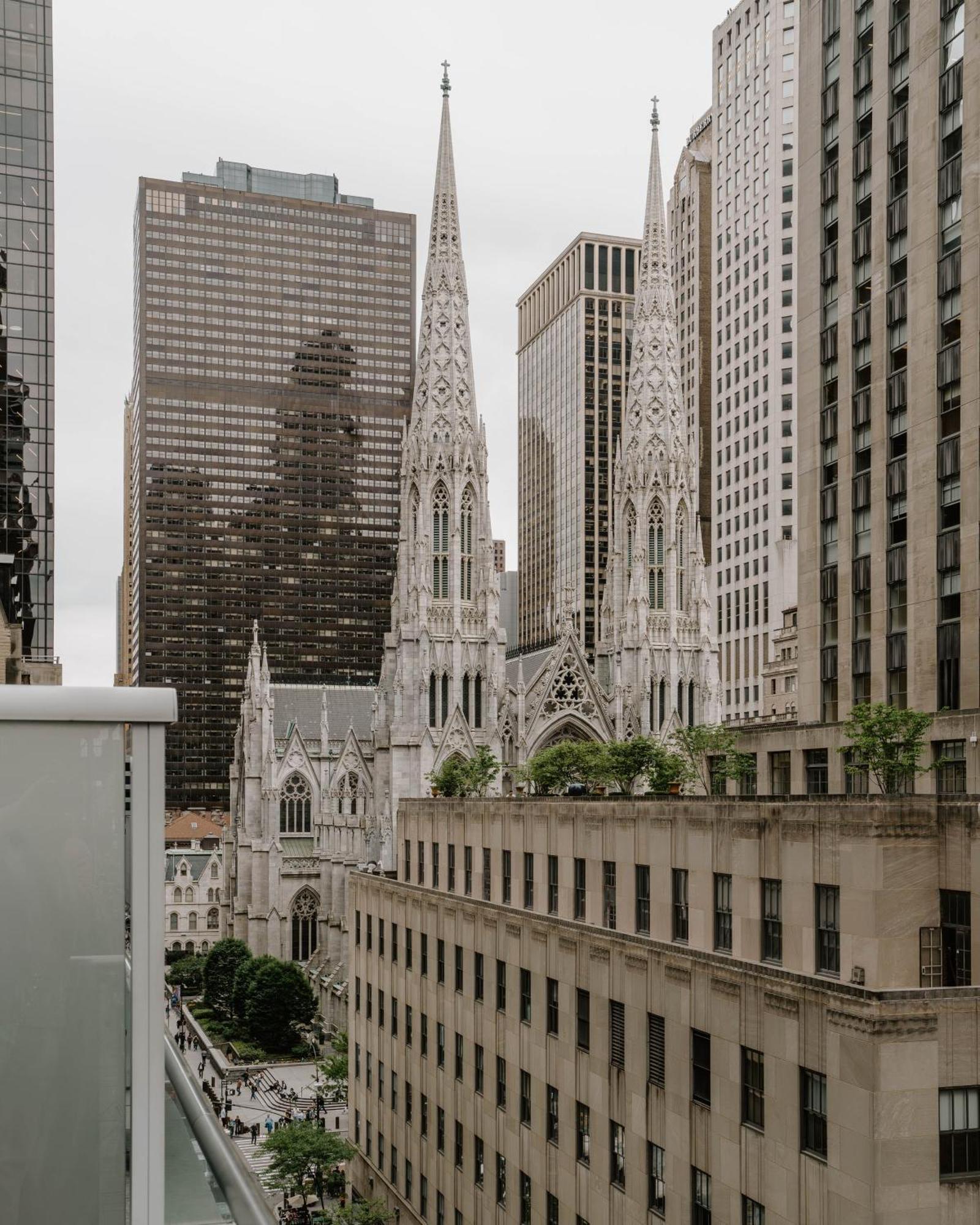 The Jewel Hotel, Hotel Nueva York