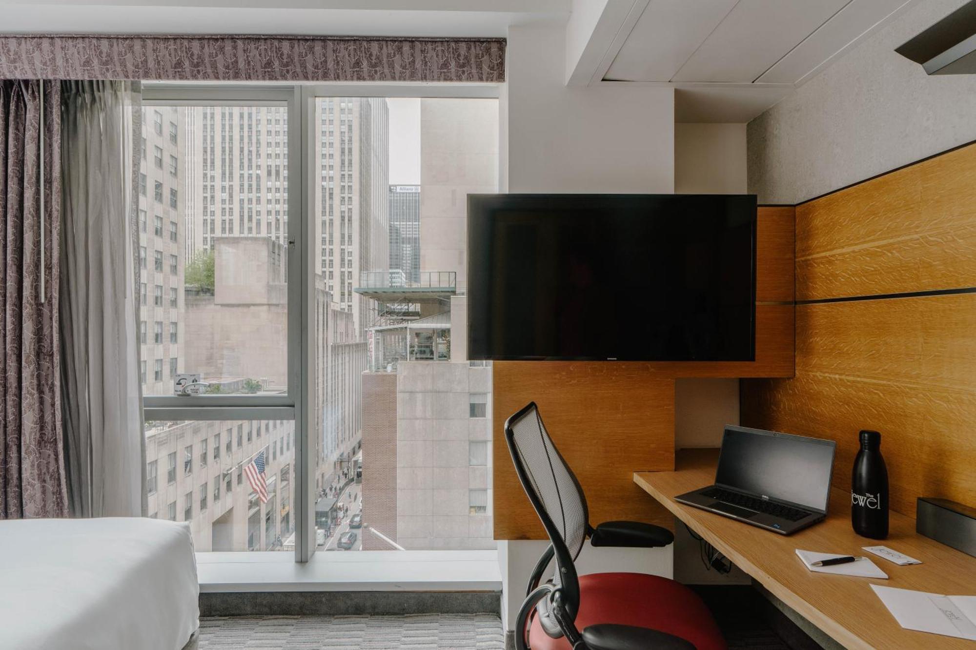 The Jewel Hotel, Hotel Nueva York